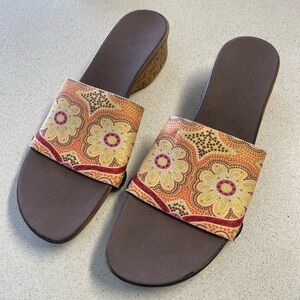 Onesole Women’s Slide Sandals - size 9